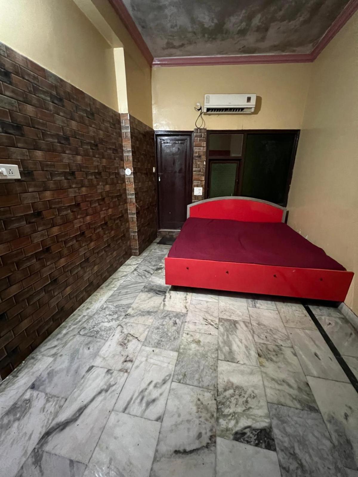 Hotel Skylark Амритсар Экстерьер фото