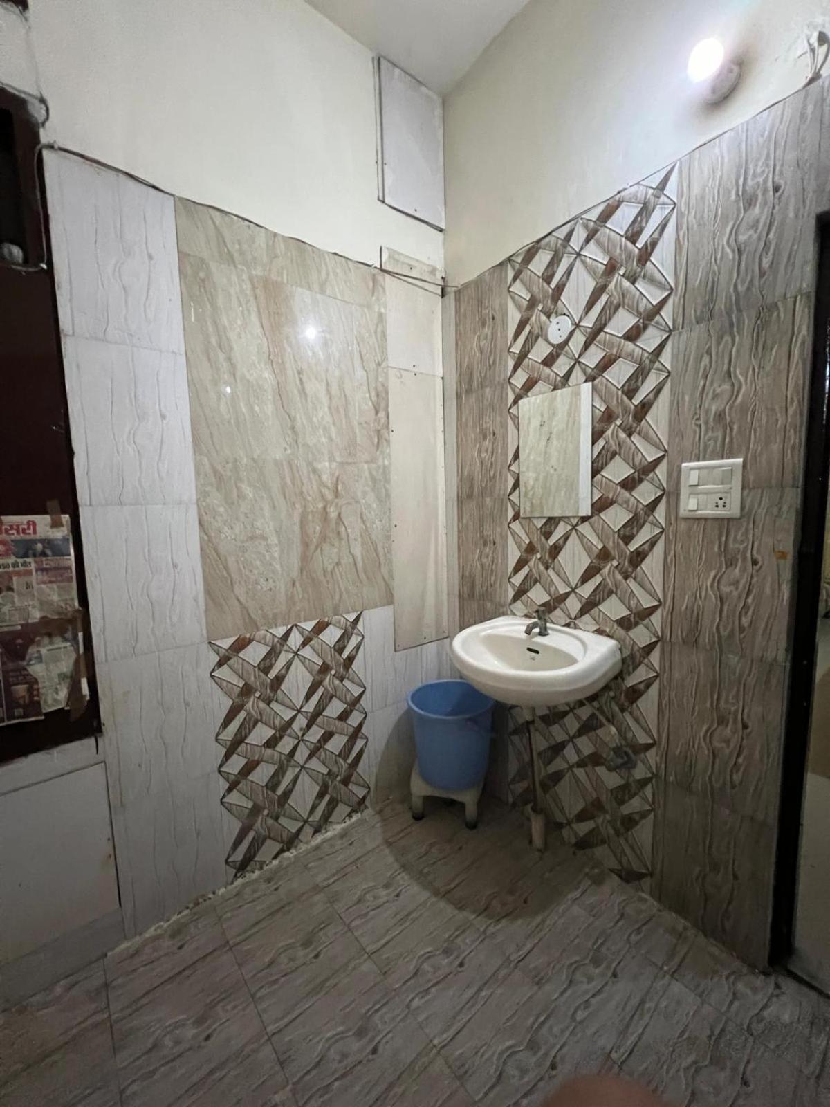 Hotel Skylark Амритсар Экстерьер фото